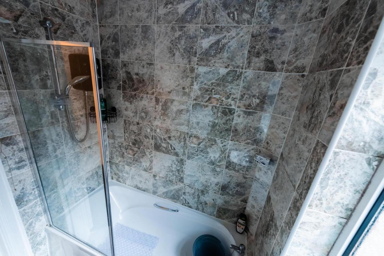 The Private Villa, Northampton Centre, 9 Beds, 5 Bedrooms, Sleeps 12 Zewnętrze zdjęcie