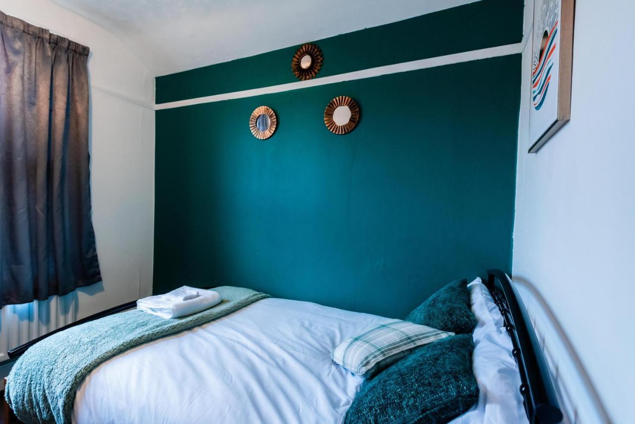 The Private Villa, Northampton Centre, 9 Beds, 5 Bedrooms, Sleeps 12 Zewnętrze zdjęcie