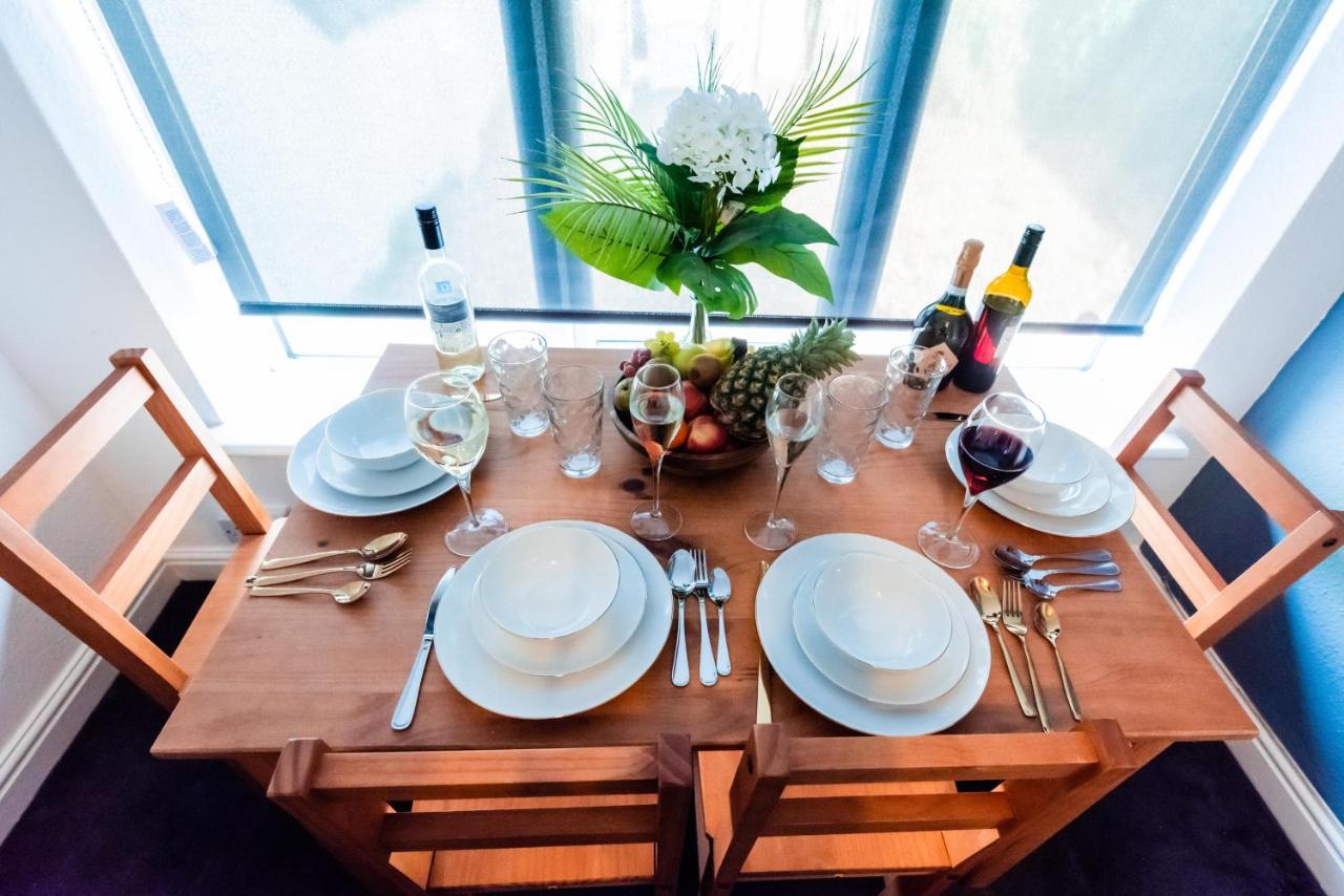 The Private Villa, Northampton Centre, 9 Beds, 5 Bedrooms, Sleeps 12 Zewnętrze zdjęcie