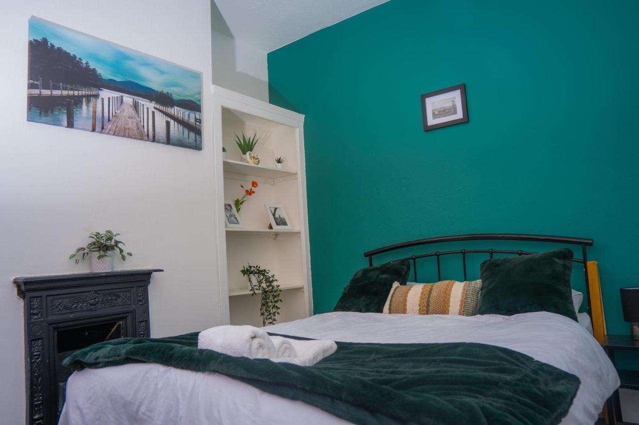 The Private Villa, Northampton Centre, 9 Beds, 5 Bedrooms, Sleeps 12 Zewnętrze zdjęcie